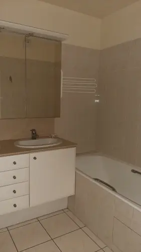 Paris  appart F3  meublé 73 m2 au calme à louer : 1950€ à PARIS
