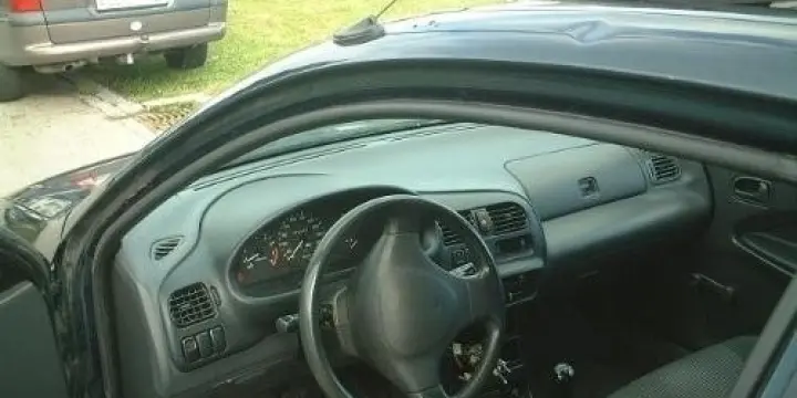 Mazda 323 1.5 16v