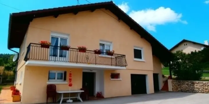 Maison Haut-Jura proche frontière