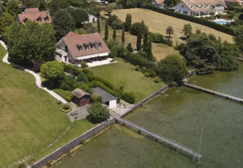 SAINT-PREX - DEUX VILLAS AU BORD DU LÉMAN, AVEC ACCÈS PRIVATIF AU LAC à St-Prex