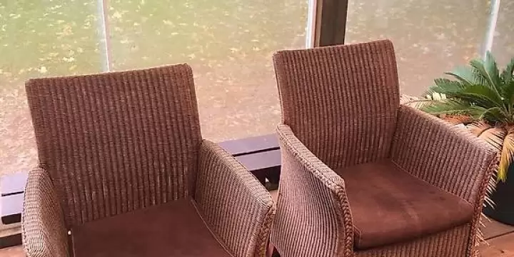 2 fauteuils de jardin avec coussins