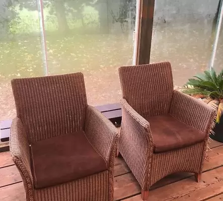 2 fauteuils de jardin avec coussins