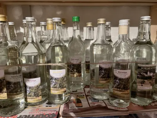 Eau-de-vie à Coeuve