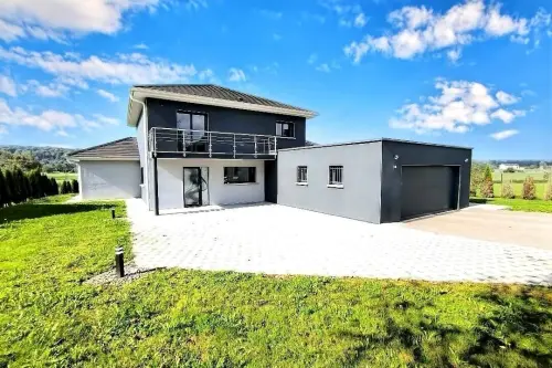 À I'isle sur le Doubs villa élégante de 8 pièces à vendre à St-Ursanne