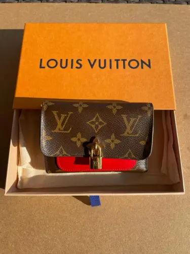 Porte-monnaire Louis-Vuitton à Vétroz