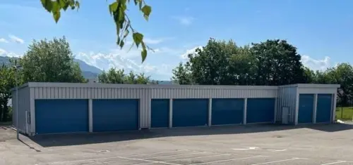 Garage/ local de stockage/ entrepôt 175 m2 à geneve