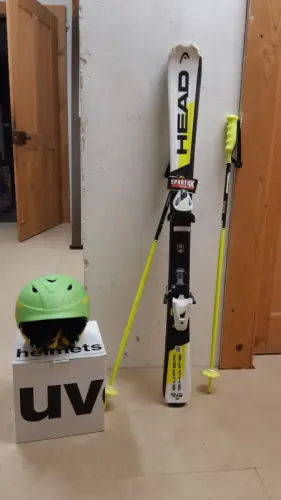 Paire de ski enfant. à La Chaux-de-Fonds