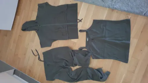 Training vert militaire demi manche 3pcs 10fr à Renens