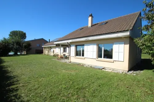 Villa individuelle sur belle parcelle à Echallens