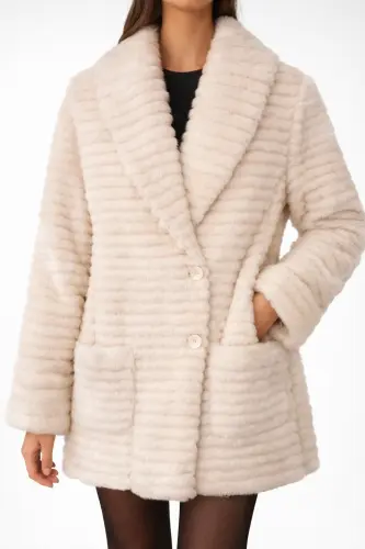 Manteau en fausse fourrure élégante à Neuchâtel