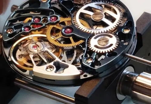 Aidez-moi à finir ma formation en horlogerie à Geneve
