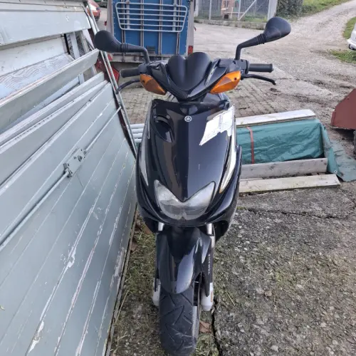 Scooter YAMAHA YQ100 à Montbovon