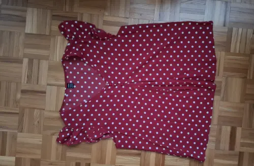 Blouse Shein bordeaux à pois à Moutier
