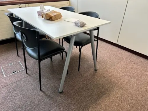 URGENT vend mobilier de bureau à geneve