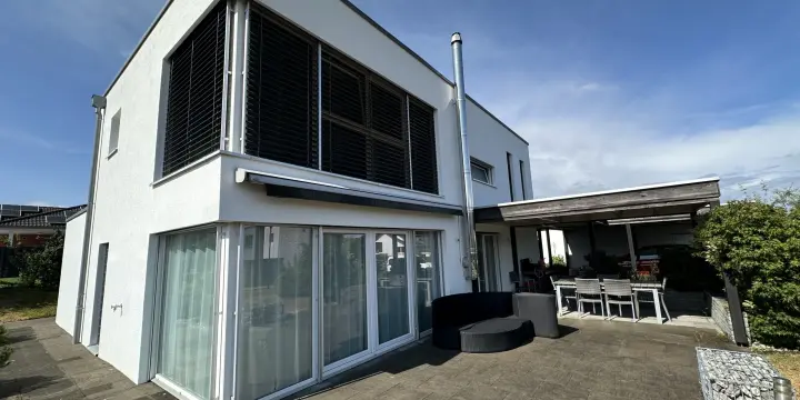 Villa moderne 5.5 pièces située dans une rue en impasse à Courtedoux