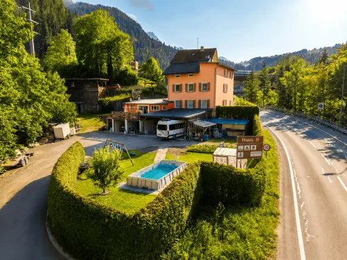 Solide Schweizer Qualität à Thusis