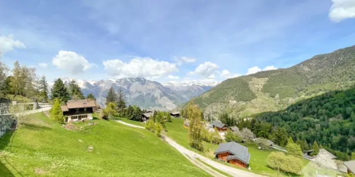 Grand terrain à bâtir avec une magnifique vue!