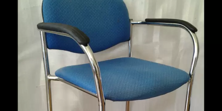 6 chaises très confortables très solides