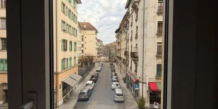 Bel appartement rénové de 2 pièces aux Pâquis