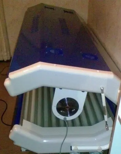 Solarium lit-coque pour le corps