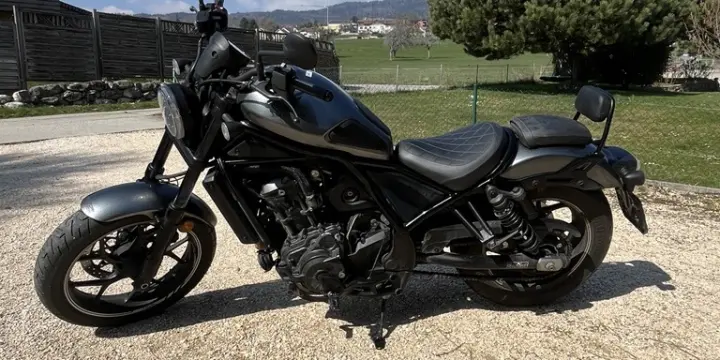 A vendre Honda CMX 1100 Rebel manuel