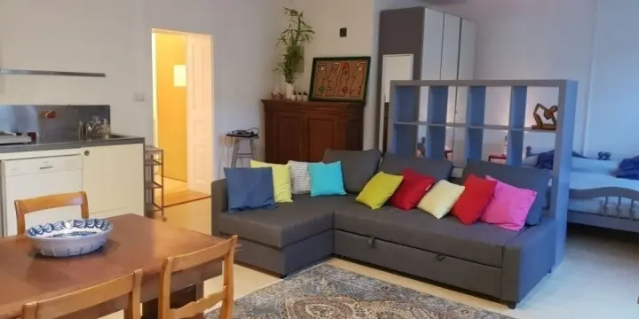 MEUBLE au centre ville de Neuchâtel