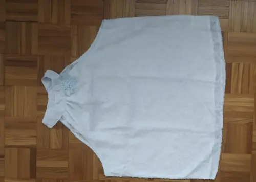 Top Shein bleu clair avec fleur Comme neuf à Moutier