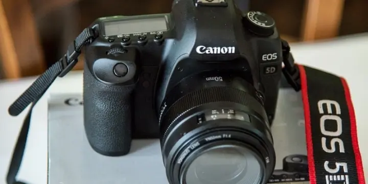Canon EOS 5D Mark II.