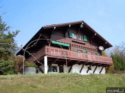 Beau chalet de 8 pièces sur grand terrain à Arzier à Arzier-Le Muids