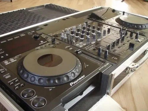Pioneer CDJ 900 & 2x DJM 800 & Flight Ca à Saint Gallen