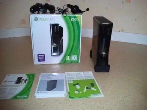 Xbox 360 Slim (250 Go) noire + kinect à chalais