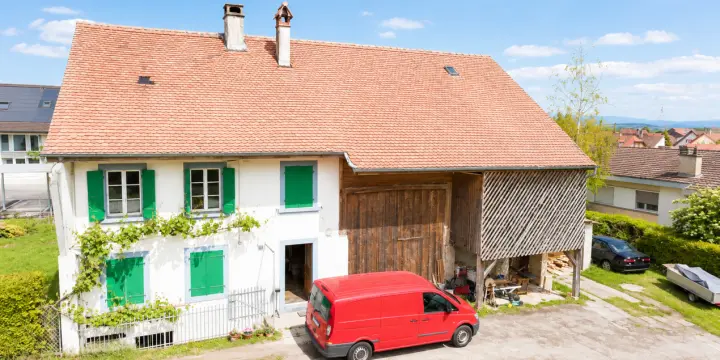 FERME FRIBOURGEOISE À FORT POTENTIEL AU COEUR DE DOMDIDIER