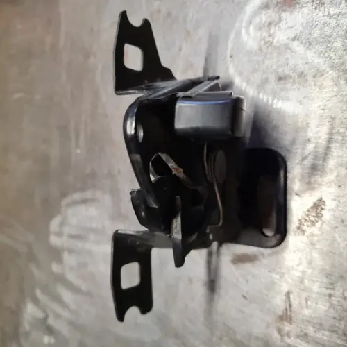 Serrure de capot - VW Polo 6N2 à Porrentruy