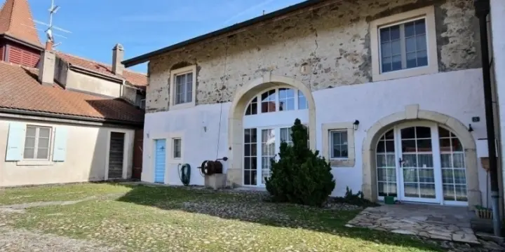 369m2, deux appartements + comble aménageable