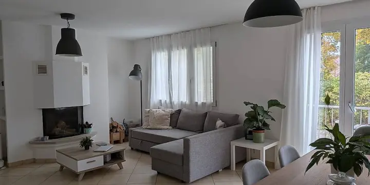 Appartement lumineux de 4.5 pièces à louer à St-Cergue 2200 fr