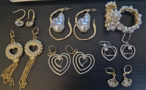 GRATUIT - Diverses boucles d'oreilles à Vallorbe