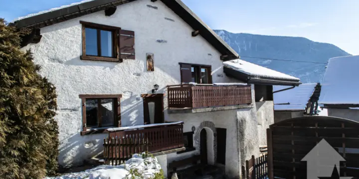 Très belle maison villageoise avec caractère de 5.5 et 2.5 pièces