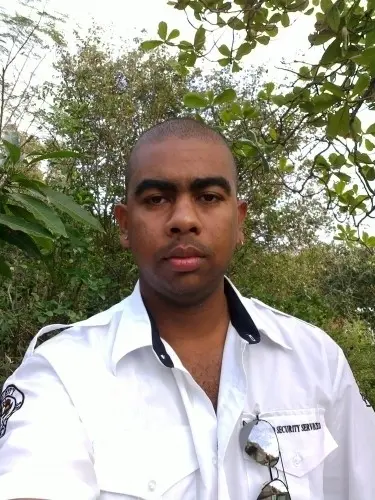 Je cherches une femme serieuse  à port louis