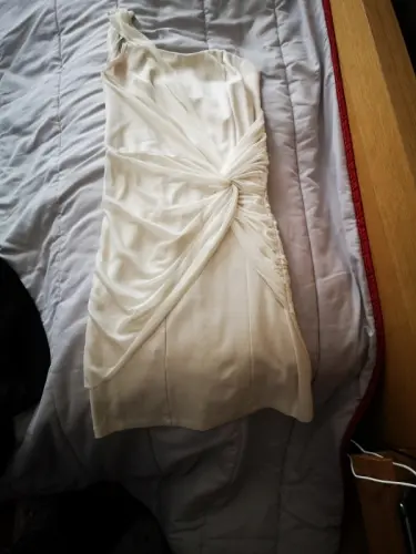 Robe por fête à Aclens