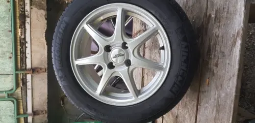 A vendre   4 pneus  205/55R17 à Bouveret