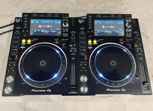 Pioneer DJ CDJ 2000 Nexus NXS 2 tables de mixage à Genève