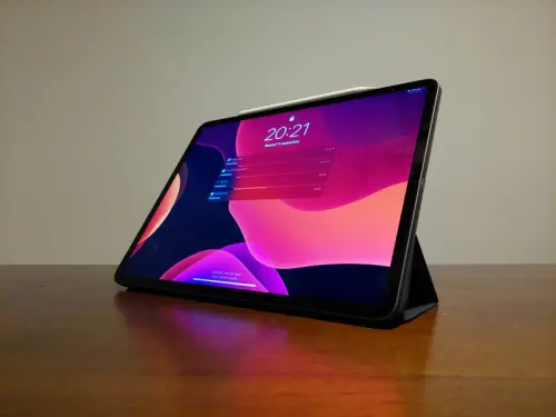 IPad Pro 13' dernière génération avec la gour et le stylet à Sierre