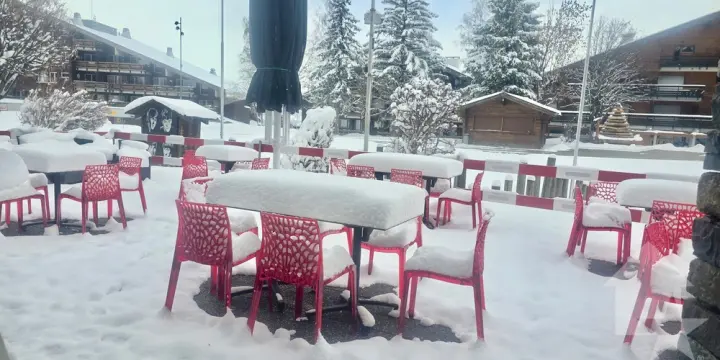Charmant café-bar situé au centre d'Anzère