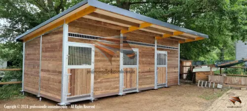 Boxes et Écuries pour Chevaux & Abris Intérieurs Top Box à Wałcz