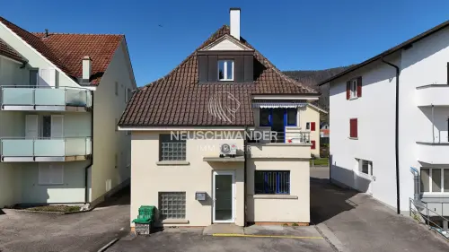 À Courroux à vendre bâtiment mixte avec 1 appartement et 1 bureau à Courroux
