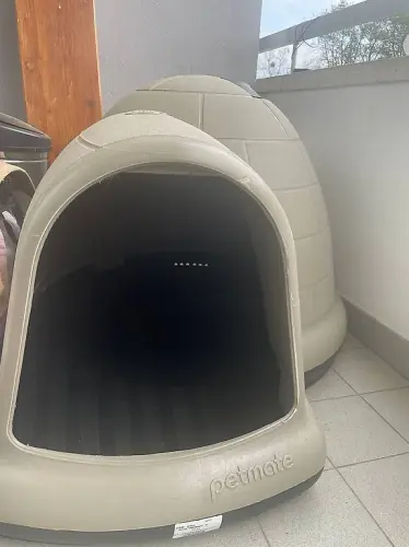 Niche de chien L'igloo médium à Bellevue
