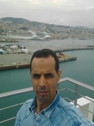 jardinier quifie avec permis (c) cherchr à turin