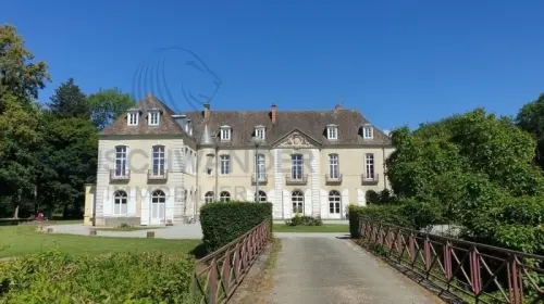 Château avec complexe de réception à Vesoul