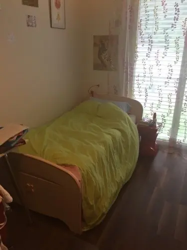 lit complet pour une enfant avec commode à neuchâtel