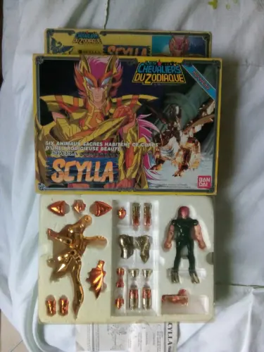 Figurine de Scylla Bandai 1987 / Les chevaliers du zodiaque à Courrendlin